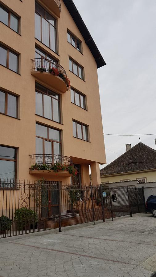 W&K " Centru Istoric Sibiu Hotel Kültér fotó